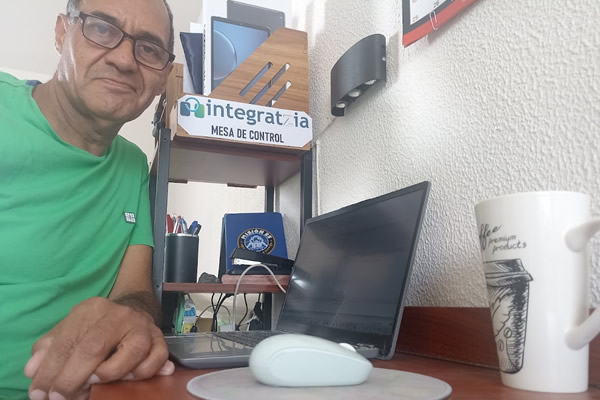 Equipo de Integratzia trabajando